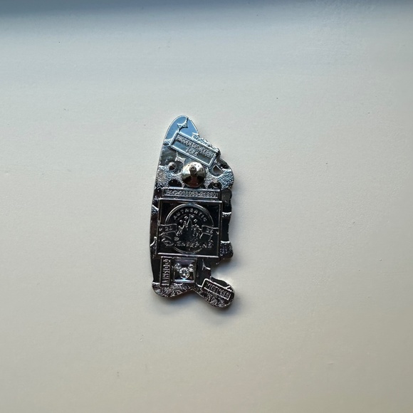 4th of July Goofy Disneyland 2025 Hidden Mickey Disney Trading Pin Wave A - Picture 2 of 2